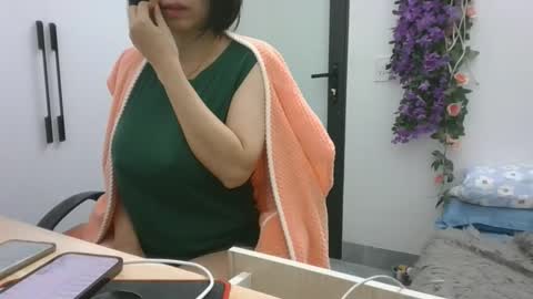 lyli_99 online show from November 25, 2025, 2:55 am