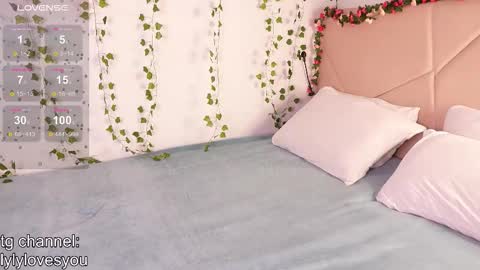 Lyly   online show from November 15, 2025, 5:49 am