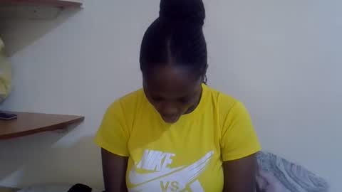 Snapshot of lyn_anna chatting on February 14, 2026, 9:06 am lyn_anna online show from February 14, 2026, 9:06 am