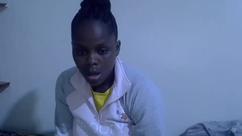 lyn_anna online show from May 15, 2026, 11:01 pm