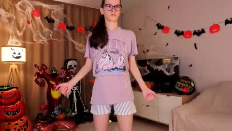 Sara online show from November 2, 2025, 4:09 pm