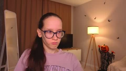 Sara online show from November 24, 2025, 4:07 pm