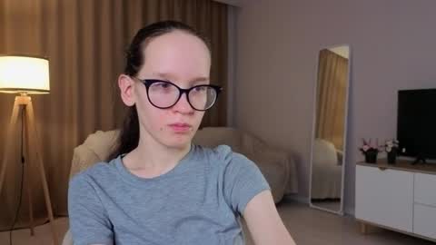 Snapshot of lynettebails chatting on April 30, 2026, 9:30 pm Sara online show from April 30, 2026, 9:30 pm