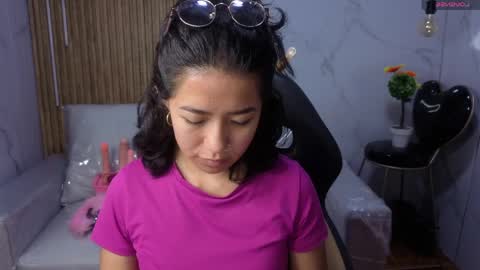 lynn_turner_ online show from April 6, 2026, 12:28 pm