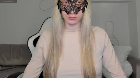 lynnadream_ online show from June 1, 2026, 2:02 am