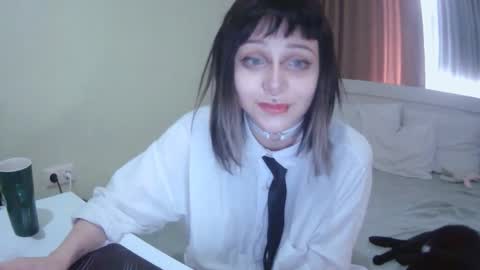 Kira online show from September 19, 2025, 10:38 am