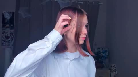 Cozy Lynns room online show from November 14, 2025, 8:46 am