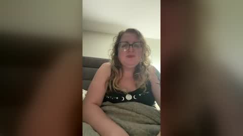 Lynne online show from August 8, 2026, 3:41 am