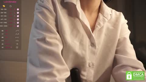 Lola online show from February 26, 2025, 8:11 pm