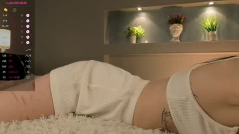 Lola online show from March 9, 2025, 9:14 pm