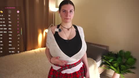 Lola online show from April 6, 2026, 5:47 pm