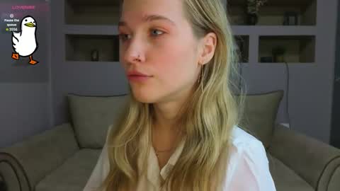 Snapshot of lynntiny chatting on November 23, 2025, 3:45 pm Lynn online show from November 23, 2025, 3:45 pm