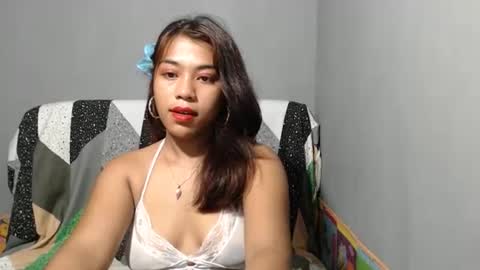 Snapshot of lynskaye2005 chatting on June 23, 2026, 9:46 pm Lyn online show from June 23, 2026, 9:46 pm
