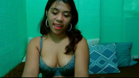 Snapshot of lynskaye2005 chatting on July 28, 2026, 7:39 pm Lyn online show from July 28, 2026, 7:39 pm