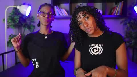 Snapshot of lynx_sun__ chatting on February 9, 2026, 8:57 pm Lynx and Sun online show from February 9, 2026, 8:57 pm