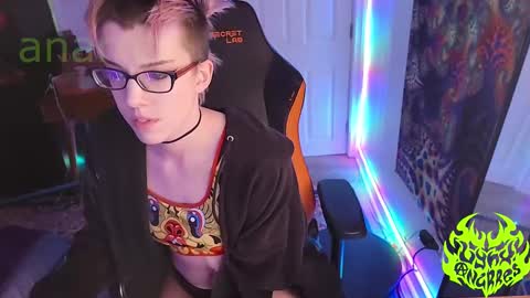 Snapshot of lynxanarres chatting on September 14, 2025, 4:22 am Lynx Anarres online show from September 14, 2025, 4:22 am