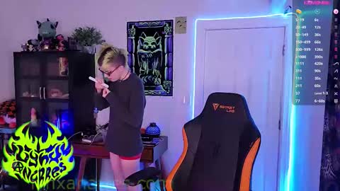 Snapshot of lynxanarres chatting on November 5, 2025, 4:56 am Lynx Anarres online show from November 5, 2025, 4:56 am