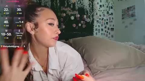 Snapshot of lyracovee chatting on June 20, 2026, 12:25 am Lyra online show from June 20, 2026, 12:25 am