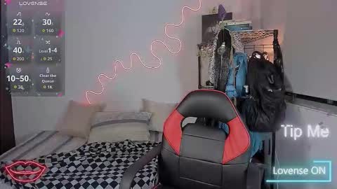 Snapshot of lyric_mirage chatting on October 28, 2025, 1:42 am Lyric online show from October 28, 2025, 1:42 am