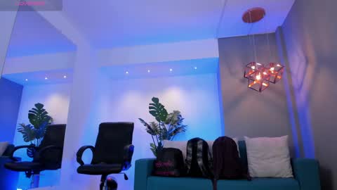 Snapshot of lyssa_muller chatting on February 14, 2025, 8:48 pm Lyssa Everyday From 0700 to 1630 Col Time online show from February 14, 2025, 8:48 pm