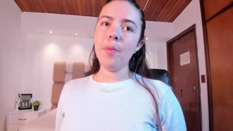 Snapshot of lyssa_muller chatting on October 11, 2025, 2:04 pm Lyssa Everyday From 0700 to 1630 Col Time online show from October 11, 2025, 2:04 pm