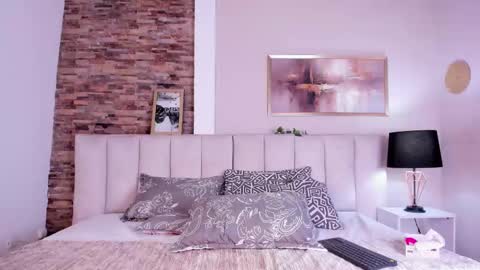 Lizzy smith  online show from October 24, 2025, 8:27 pm