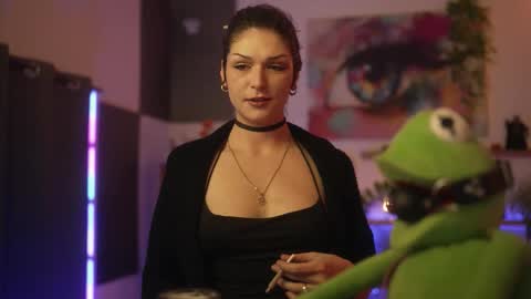 Snapshot of m1agarand chatting on November 12, 2025, 8:19 pm M1A Dddy online show from November 12, 2025, 8:19 pm