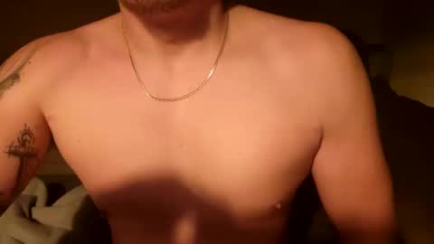 Snapshot of m1guele chatting on December 22, 2024, 3:11 am Fucklover online show from December 22, 2024, 3:11 am