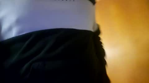 Snapshot of m1guele chatting on February 9, 2025, 10:32 pm Fucklover online show from February 9, 2025, 10:32 pm