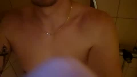 Snapshot of m1guele chatting on February 19, 2025, 10:09 pm Fucklover online show from February 19, 2025, 10:09 pm