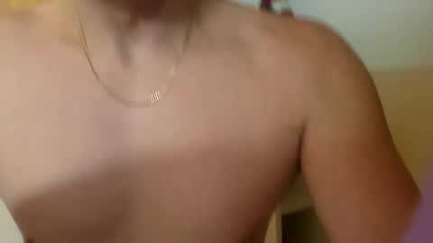 Snapshot of m1guele chatting on March 10, 2025, 10:24 pm Fucklover online show from March 10, 2025, 10:24 pm