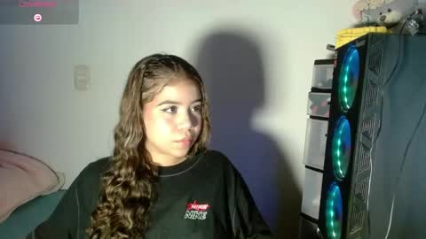 Snapshot of m1la_18 chatting on May 7, 2026, 4:07 am mila online show from May 7, 2026, 4:07 am