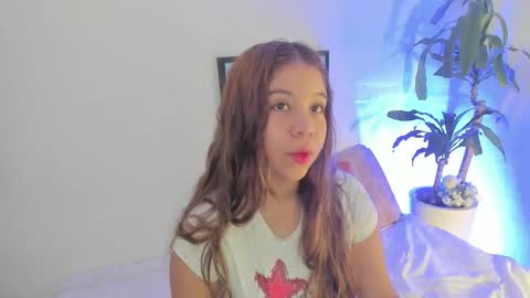 Snapshot of m1lk_choc chatting on November 10, 2025, 4:06 pm Mila online show from November 10, 2025, 4:06 pm