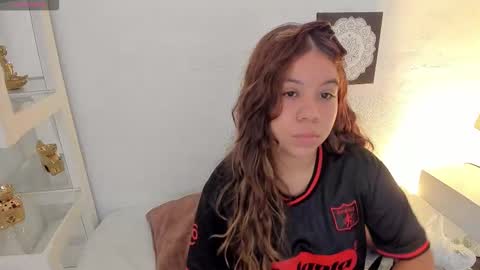 Snapshot of m1lk_choc chatting on December 5, 2025, 4:25 pm Mila online show from December 5, 2025, 4:25 pm