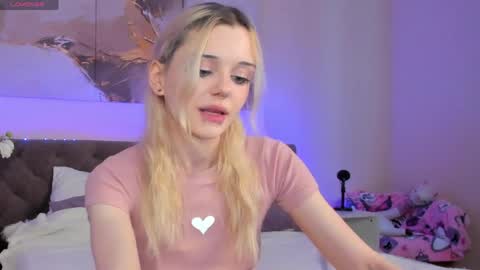 Snapshot of m1m1_angels chatting on April 8, 2026, 12:43 am Mimi GTM1 0200am-0945am Mon Tue Wed Thu Fri online show from April 8, 2026, 12:43 am