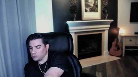 Snapshot of m4ck764561 chatting on November 10, 2025, 8:24 am m4ck online show from November 10, 2025, 8:24 am