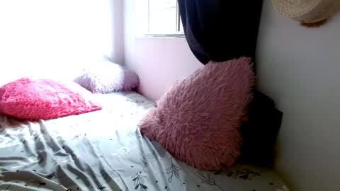 maaddy_thompson online show from April 16, 2026, 7:47 pm