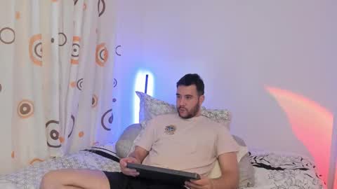 Matt De Luca online show from December 17, 2025, 1:44 am