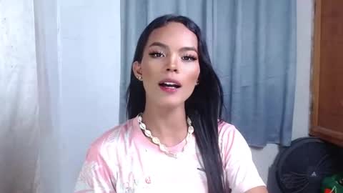 Snapshot of mabuhay_lola chatting on May 10, 2026, 9:25 am Divina online show from May 10, 2026, 9:25 am