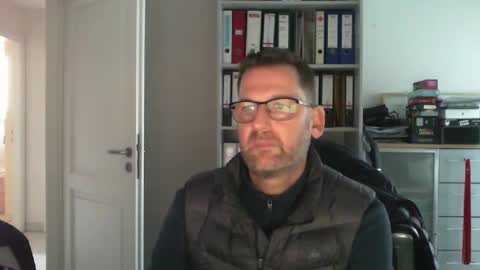 macfly67 online show from December 16, 2024, 1:22 pm