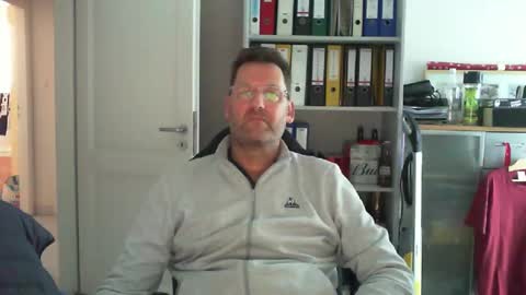 macfly67 online show from January 6, 2025, 12:46 pm