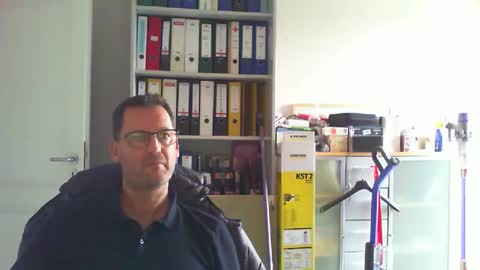 macfly67 online show from October 17, 2025, 1:35 pm