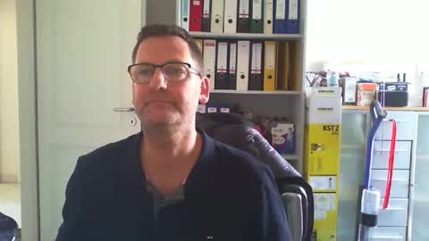 macfly67 online show from April 17, 2026, 1:36 pm