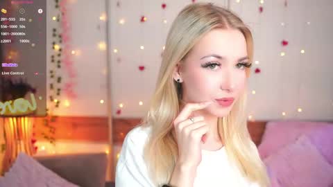 Katerina online show from April 6, 2026, 4:52 pm