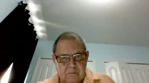 Snapshot of machet1 chatting on June 19, 2026, 3:27 pm machet1 online show from June 19, 2026, 3:27 pm