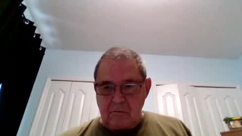 Snapshot of machet1 chatting on June 22, 2026, 4:15 pm machet1 online show from June 22, 2026, 4:15 pm