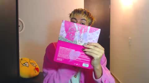 Snapshot of machissex chatting on February 22, 2025, 10:40 am machissex online show from February 22, 2025, 10:40 am