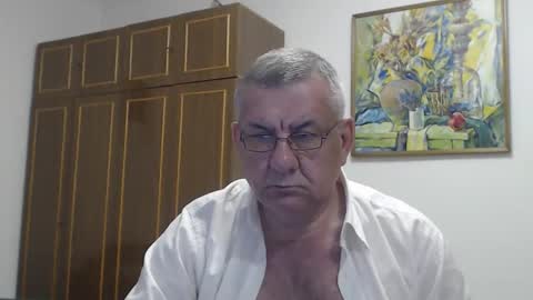 Macho online show from April 8, 2026, 6:19 pm