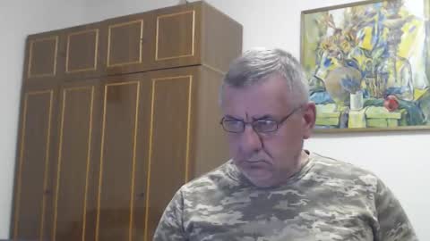 Snapshot of machomale3 chatting on April 18, 2026, 9:04 pm Macho online show from April 18, 2026, 9:04 pm