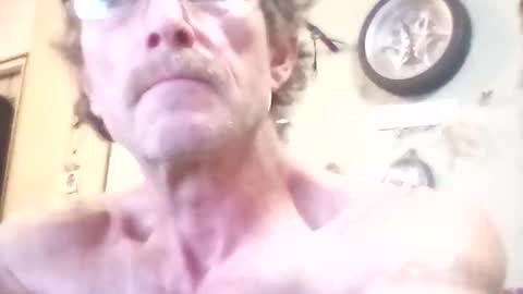 Snapshot of mackdog1369 chatting on October 29, 2025, 10:50 am mackdog1369 online show from October 29, 2025, 10:50 am